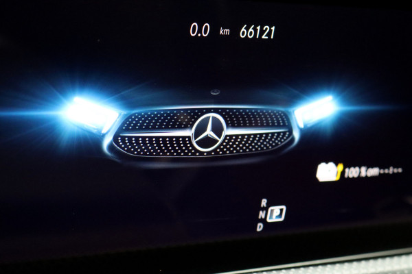 Mercedes-Benz CLA-Klasse 250 e AMG Line | Distronic+ | Panoramadak | Memory | Burmester | HUD | Surround Camera | Keyless Go | Nightpakket | Augmented Reality |