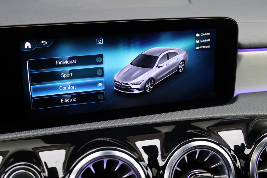 Mercedes-Benz CLA-Klasse 250 e AMG Line | Distronic+ | Panoramadak | Memory | Burmester | HUD | Surround Camera | Keyless Go | Nightpakket | Augmented Reality |