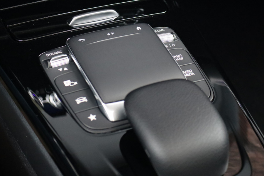 Mercedes-Benz CLA-Klasse 250 e AMG Line | Distronic+ | Panoramadak | Memory | Burmester | HUD | Surround Camera | Keyless Go | Nightpakket | Augmented Reality |