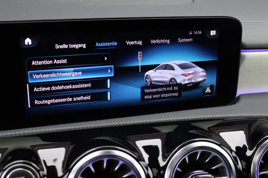 Mercedes-Benz CLA-Klasse 250 e AMG Line | Distronic+ | Panoramadak | Memory | Burmester | HUD | Surround Camera | Keyless Go | Nightpakket | Augmented Reality |
