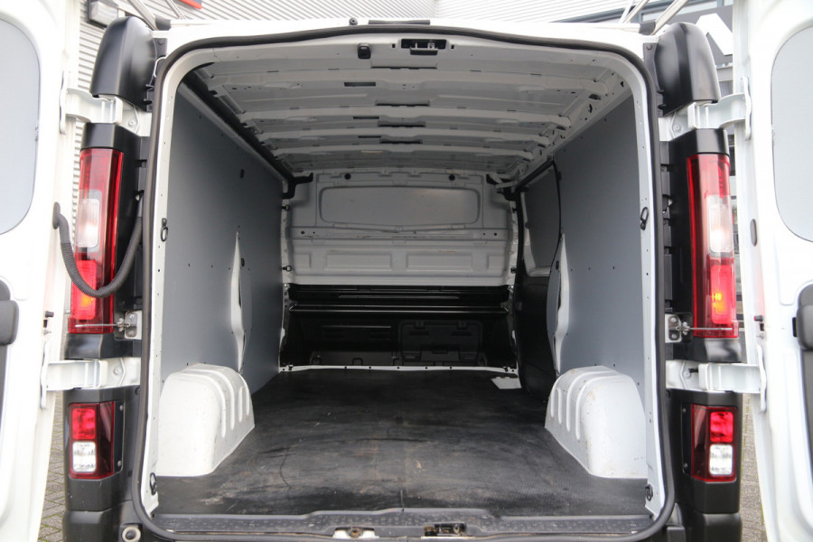 Renault Trafic 2.0 DCI 150 | L2H1 | Trekhaak | Imperiaal | Cruise | Airco..