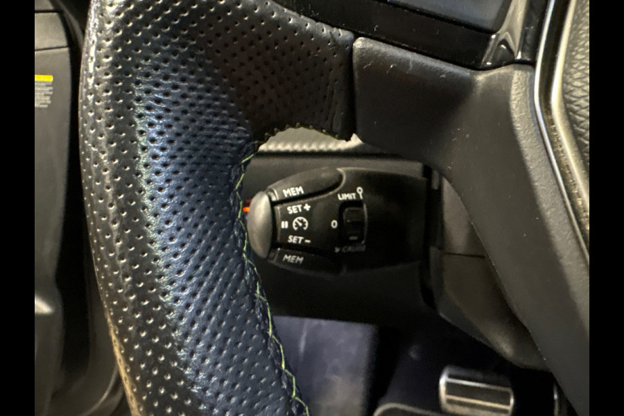 Peugeot 208 1.2 PureTech GT / Automaat / Panorama-dak / carplay / navigatie