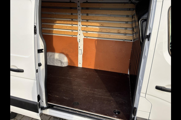 Renault Master T35 2.3 dCi 150 L2H2*A/C*CRUISE*NAVI*HAAK*3PERS*