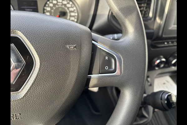 Renault Master T35 2.3 dCi 150 L2H2*A/C*CRUISE*NAVI*HAAK*3PERS*