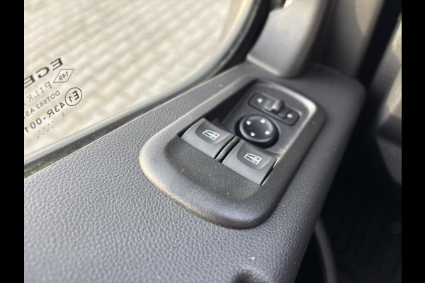 Renault Master T35 2.3 dCi 150 L2H2*A/C*CRUISE*NAVI*HAAK*3PERS*