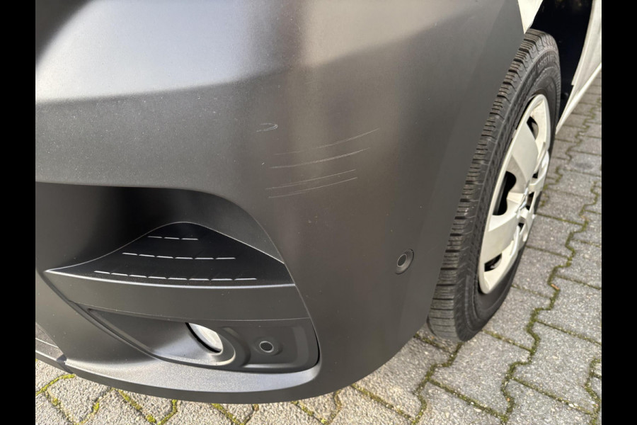 Renault Master T35 2.3 dCi 150 L2H2*A/C*CRUISE*NAVI*HAAK*3PERS*