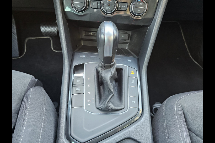 Volkswagen Tiguan 1.5 TSI ACT Comfortline | Automaat | LED | Pano | Stoelverwarming | ACC | App-connect | Lane Assist | Light Assist | Navi | Ambiente |