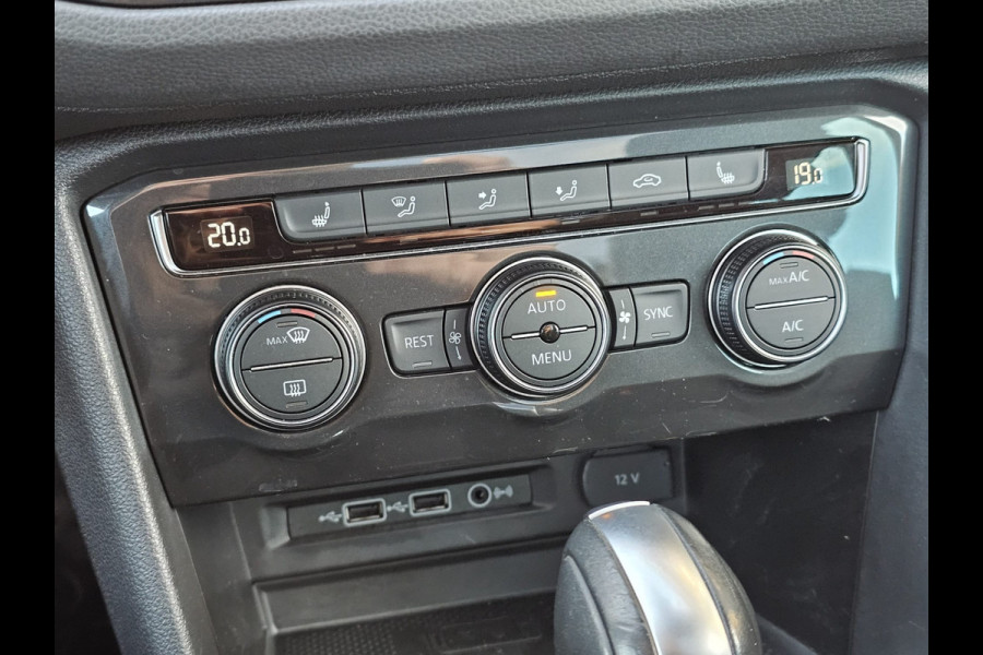 Volkswagen Tiguan 1.5 TSI ACT Comfortline | Automaat | LED | Pano | Stoelverwarming | ACC | App-connect | Lane Assist | Light Assist | Navi | Ambiente |