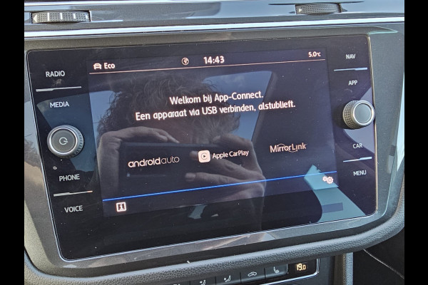 Volkswagen Tiguan 1.5 TSI ACT Comfortline | Automaat | LED | Pano | Stoelverwarming | ACC | App-connect | Lane Assist | Light Assist | Navi | Ambiente |