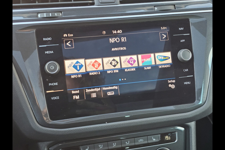 Volkswagen Tiguan 1.5 TSI ACT Comfortline | Automaat | LED | Pano | Stoelverwarming | ACC | App-connect | Lane Assist | Light Assist | Navi | Ambiente |