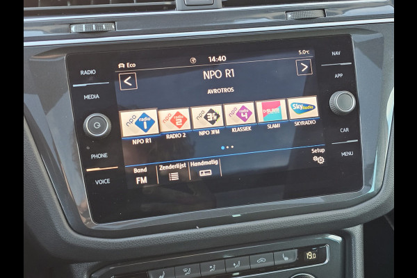 Volkswagen Tiguan 1.5 TSI ACT Comfortline | Automaat | LED | Pano | Stoelverwarming | ACC | App-connect | Lane Assist | Light Assist | Navi | Ambiente |