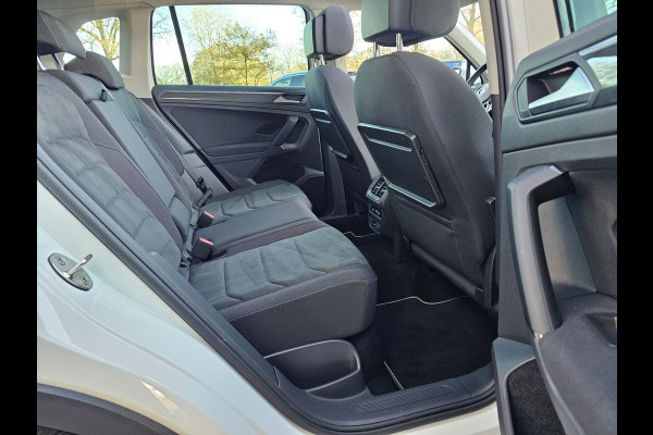 Volkswagen Tiguan 1.5 TSI ACT Comfortline | Automaat | LED | Pano | Stoelverwarming | ACC | App-connect | Lane Assist | Light Assist | Navi | Ambiente |