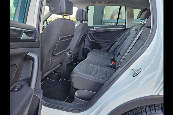 Volkswagen Tiguan 1.5 TSI ACT Comfortline | Automaat | LED | Pano | Stoelverwarming | ACC | App-connect | Lane Assist | Light Assist | Navi | Ambiente |