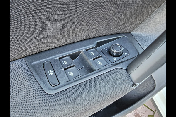 Volkswagen Tiguan 1.5 TSI ACT Comfortline | Automaat | LED | Pano | Stoelverwarming | ACC | App-connect | Lane Assist | Light Assist | Navi | Ambiente |