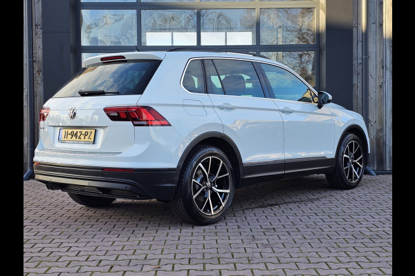 Volkswagen Tiguan 1.5 TSI ACT Comfortline | Automaat | LED | Pano | Stoelverwarming | ACC | App-connect | Lane Assist | Light Assist | Navi | Ambiente |