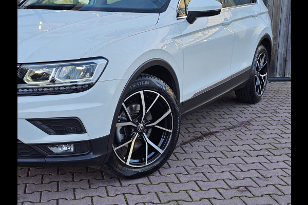 Volkswagen Tiguan 1.5 TSI ACT Comfortline | Automaat | LED | Pano | Stoelverwarming | ACC | App-connect | Lane Assist | Light Assist | Navi | Ambiente |