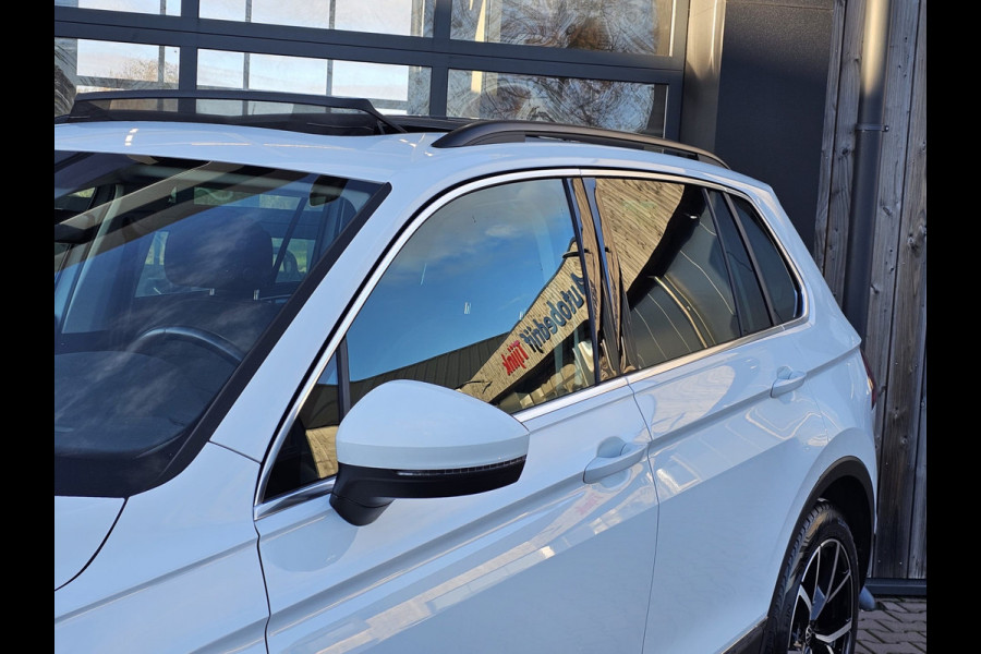 Volkswagen Tiguan 1.5 TSI ACT Comfortline | Automaat | LED | Pano | Stoelverwarming | ACC | App-connect | Lane Assist | Light Assist | Navi | Ambiente |