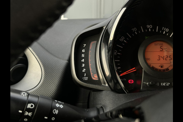 Citroën C1 1.0 VTi Feel | Fietsendragersteun | All season banden | Prijs is rijklaar