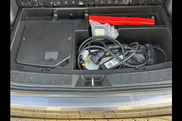 Mitsubishi Eclipse Cross 2.4 PHEV Business Executive Adaptive cruise Climate control Stuur- Stoelverwarming v/a Apple / Android