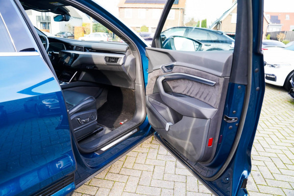 Audi e-tron E-tron 55 quattro advanced 95 kWh | Luchtvering | 360 camera