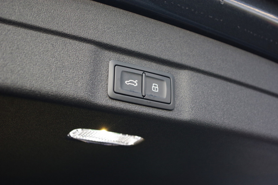 Audi A6 Avant 2.0 e-Hybrid Plug-In Quattro S-Line Edition Competition 367 PK, Luchtvering, Trekhaak, Panoramadak