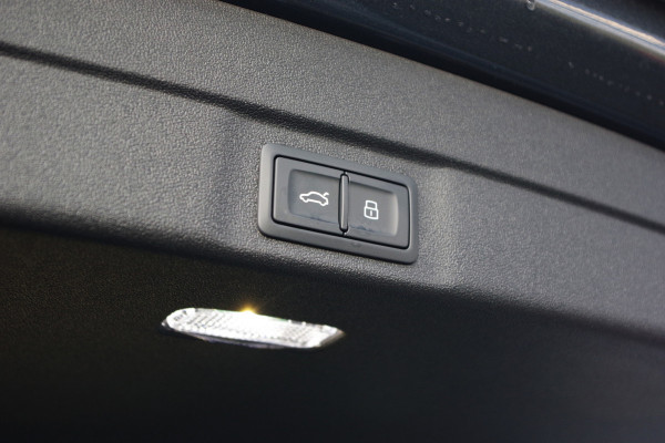 Audi A6 Avant 2.0 e-Hybrid Plug-In Quattro S-Line Edition Competition 367 PK, Luchtvering, Trekhaak, Panoramadak
