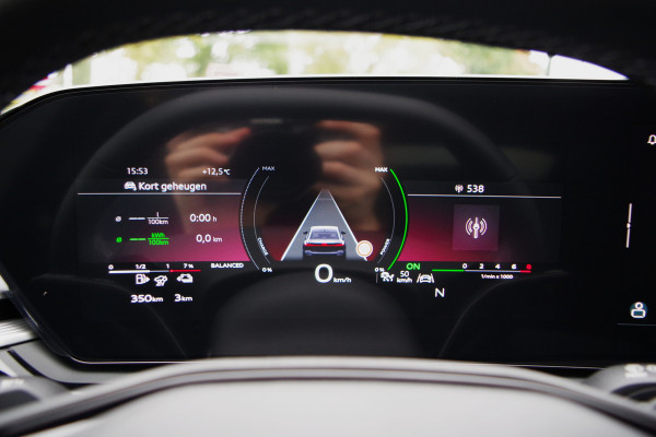 Audi A6 Avant 2.0 e-Hybrid Plug-In Quattro S-Line Edition Competition 367 PK, Luchtvering, Trekhaak, Panoramadak