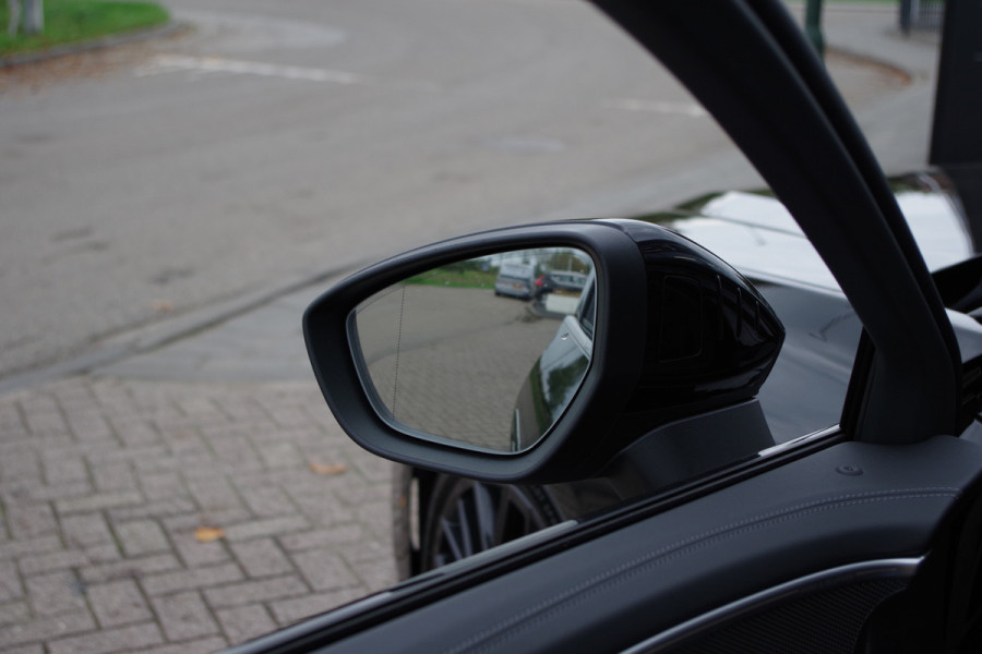 Audi A6 Avant 2.0 e-Hybrid Plug-In Quattro S-Line Edition Competition 367 PK, Luchtvering, Trekhaak, Panoramadak