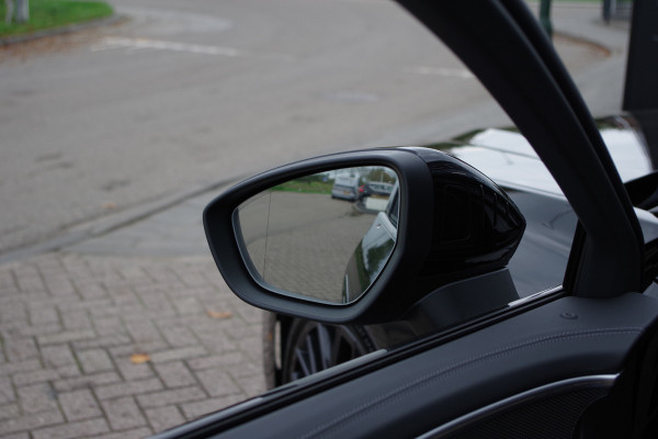 Audi A6 Avant 2.0 e-Hybrid Plug-In Quattro S-Line Edition Competition 367 PK, Luchtvering, Trekhaak, Panoramadak