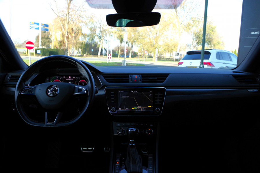 Škoda Superb Combi 1.4 TSI iV 218m PK Sportline BNS PHEV, Panoramadak, Adap. Cruise Control, Matrix-LED