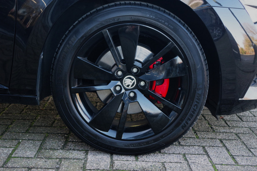 Škoda Superb Combi 1.4 TSI iV 218m PK Sportline BNS PHEV, Panoramadak, Adap. Cruise Control, Matrix-LED