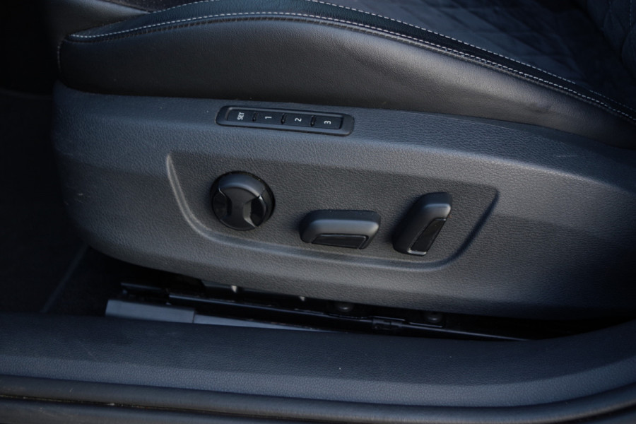 Škoda Superb Combi 1.4 TSI iV 218m PK Sportline BNS PHEV, Panoramadak, Adap. Cruise Control, Matrix-LED