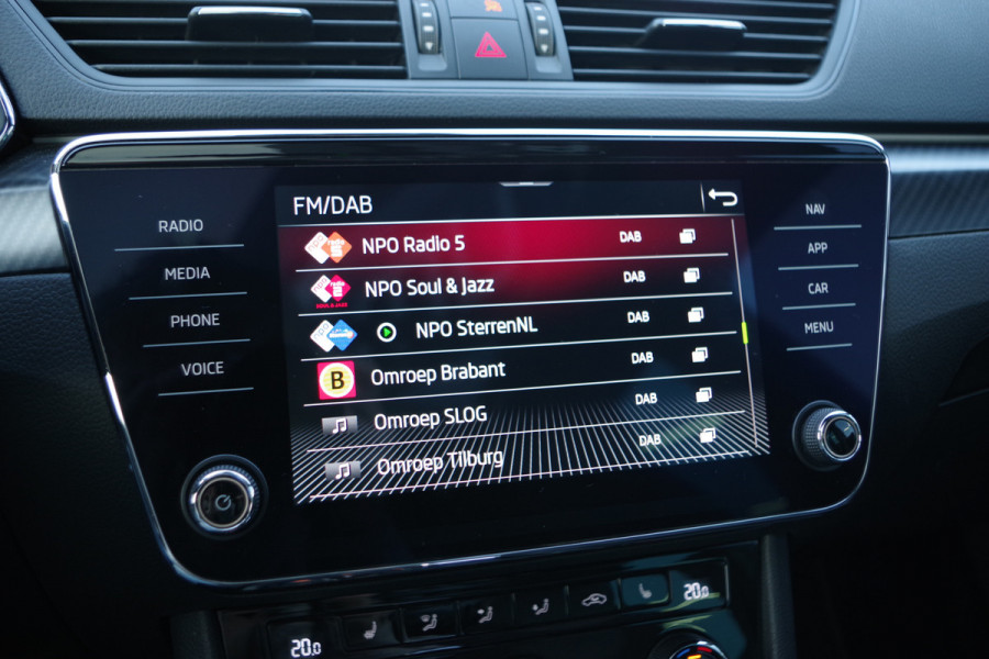 Škoda Superb Combi 1.4 TSI iV 218m PK Sportline BNS PHEV, Panoramadak, Adap. Cruise Control, Matrix-LED