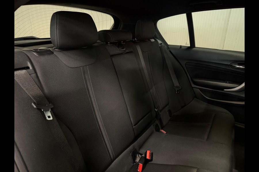 BMW 1-serie 120i Edition Sport Line Shadow High Executive | M-SPORT | STOELVERWARMING | BLACK EDITION