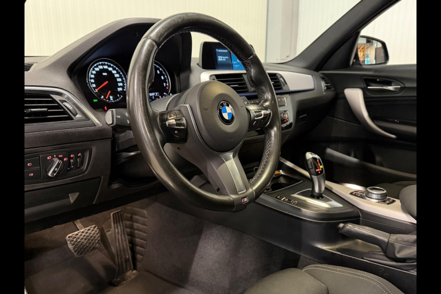 BMW 1-serie 120i Edition Sport Line Shadow High Executive | M-SPORT | STOELVERWARMING | BLACK EDITION