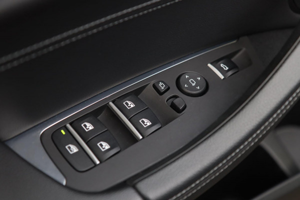 BMW X3 XDrive30i M Sport / PANODAK / HUD / MEMORY / DODEHOEK / KEYLESS