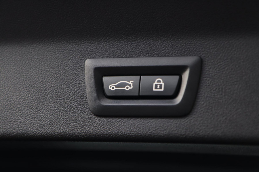 BMW X3 XDrive30i M Sport / PANODAK / HUD / MEMORY / DODEHOEK / KEYLESS