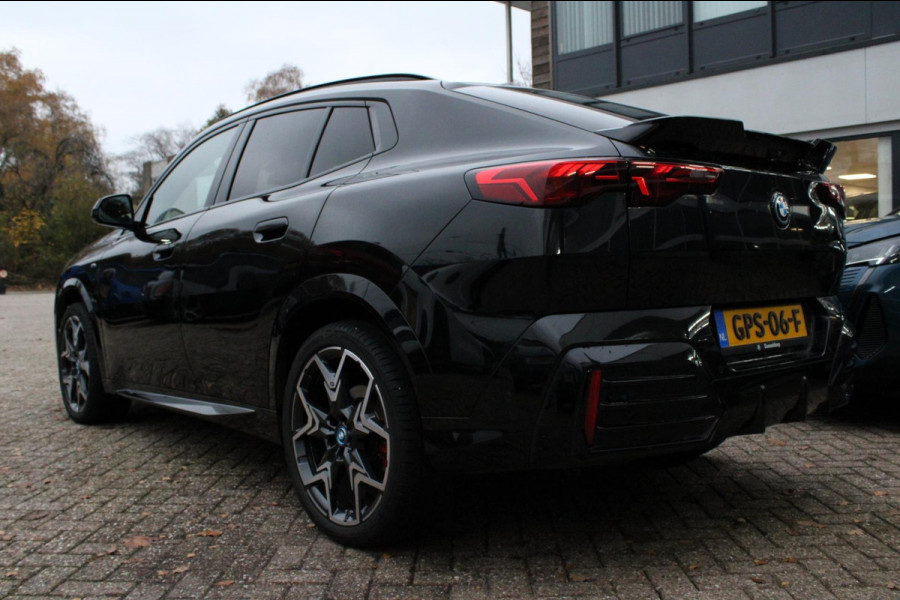 BMW iX2 EDrive20 67 kWh/M-Pakket/Pano