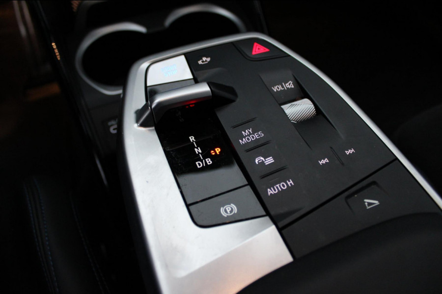 BMW iX2 EDrive20 67 kWh/M-Pakket/Pano