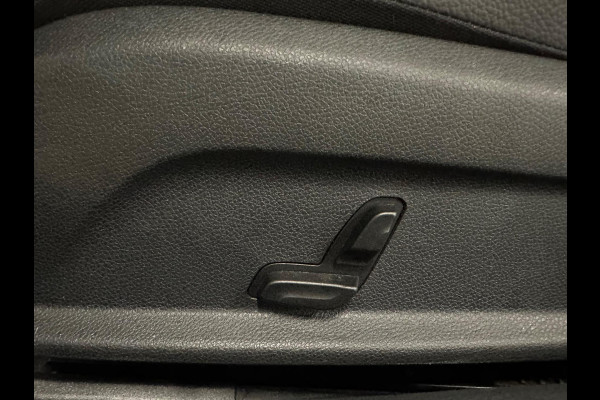 Mercedes-Benz C-Klasse Coupé 180 Ambition | NAP | AMG | PANO | BURMESTER | AMBIANCE