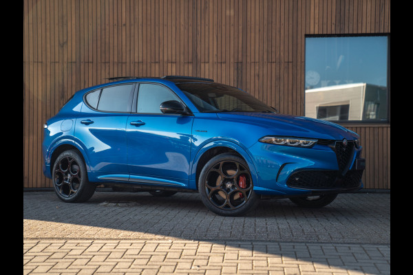 Alfa Romeo Tonale 1.3T PHEV 280pk Veloce | Full! | Pano-dak | Harman/Kardon | LED-Matrix | Stoelventilatie | 360 cam | CarPlay | Blu Misano