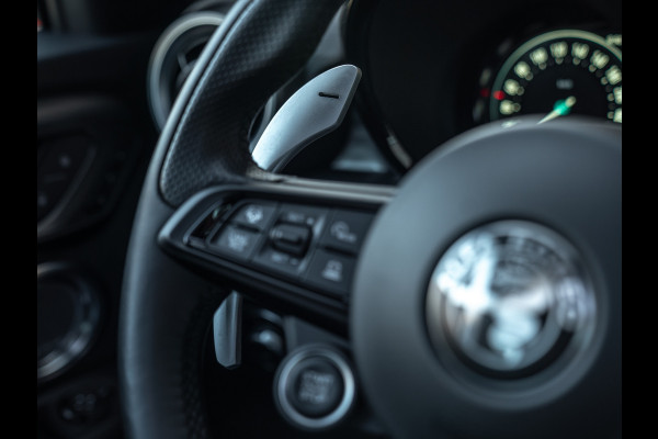 Alfa Romeo Tonale 1.3T PHEV 280pk Veloce | Full! | Pano-dak | Harman/Kardon | LED-Matrix | Stoelventilatie | 360 cam | CarPlay | Blu Misano