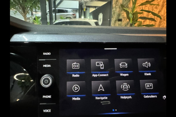 Volkswagen Taigo 1.0 TSI Style Garantie Carplay Camera IQ. Light Adoptieve Cruise Keyless Navi Clima Led Dab PDC Rijklaar