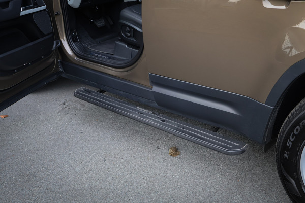 Land Rover Defender 110 P400e 110 SE | ADAPTIVE CRUISE | BLACK PACK | COMFORT PACK | COLD CLIMATE PACK | OFF-ROAD PACK | HEAD-UP | CLEARSIGHT BINNEN