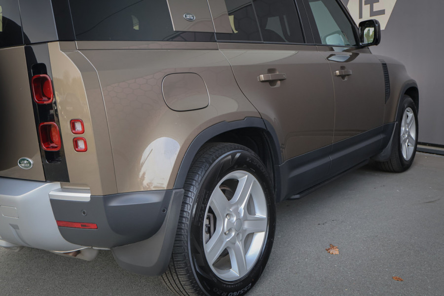 Land Rover Defender 110 P400e 110 SE | ADAPTIVE CRUISE | BLACK PACK | COMFORT PACK | COLD CLIMATE PACK | OFF-ROAD PACK | HEAD-UP | CLEARSIGHT BINNEN