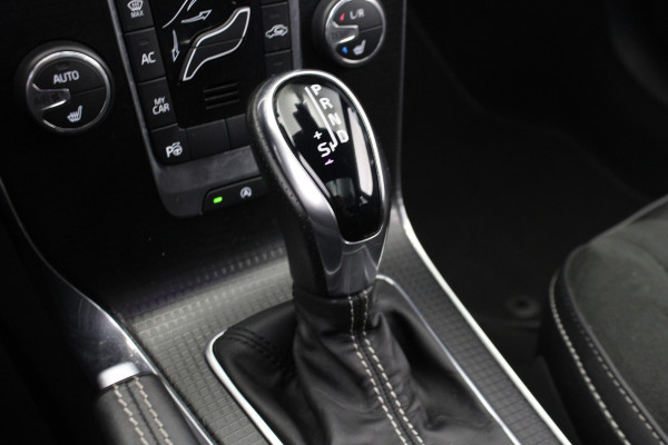 Volvo V40 1.5 T3 Polar+ Sport |Pano|Stoelverwarming|Trekhaak|