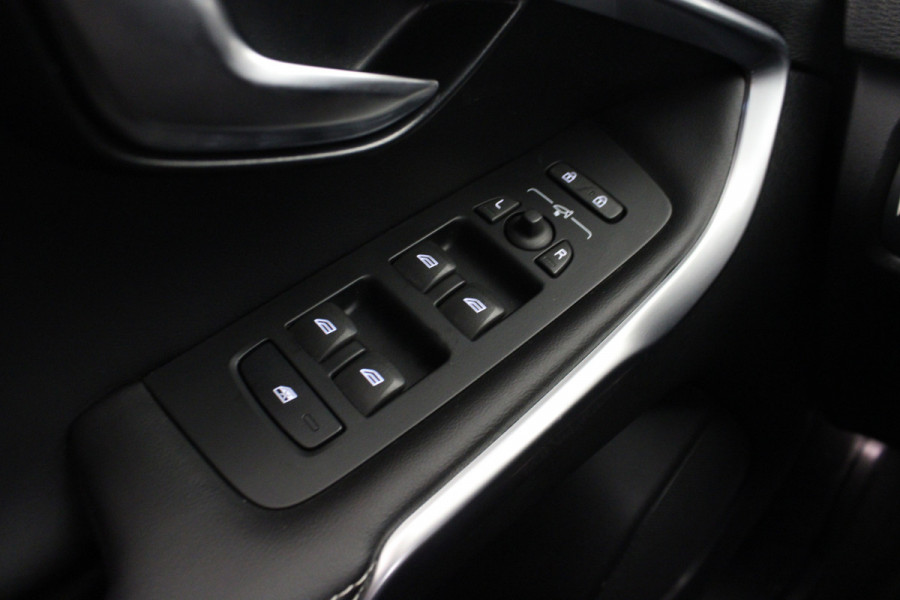 Volvo V40 1.5 T3 Polar+ Sport |Pano|Stoelverwarming|Trekhaak|