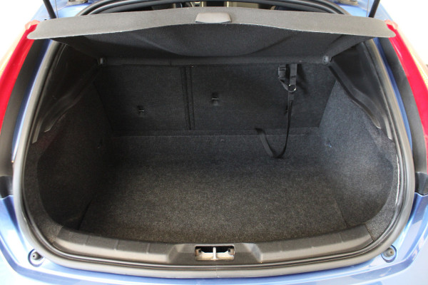 Volvo V40 1.5 T3 Polar+ Sport |Pano|Stoelverwarming|Trekhaak|