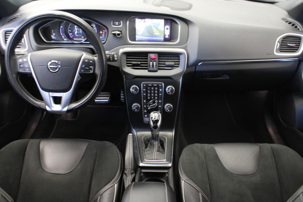 Volvo V40 1.5 T3 Polar+ Sport |Pano|Stoelverwarming|Trekhaak|