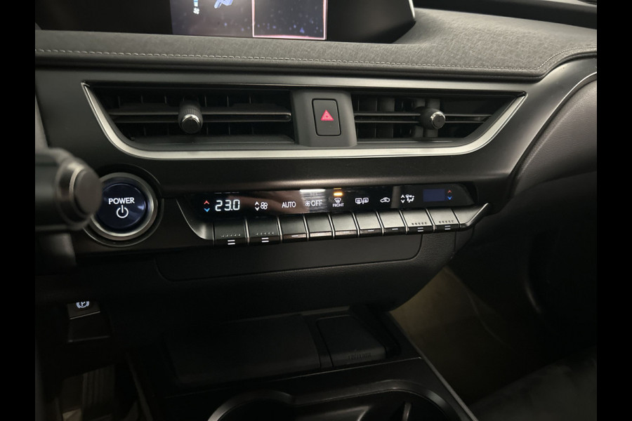 Lexus UX 300e Business 54 kWh Elektrisch Rijden in Stijl | Nette auto | Apple Carplay / Android Auto